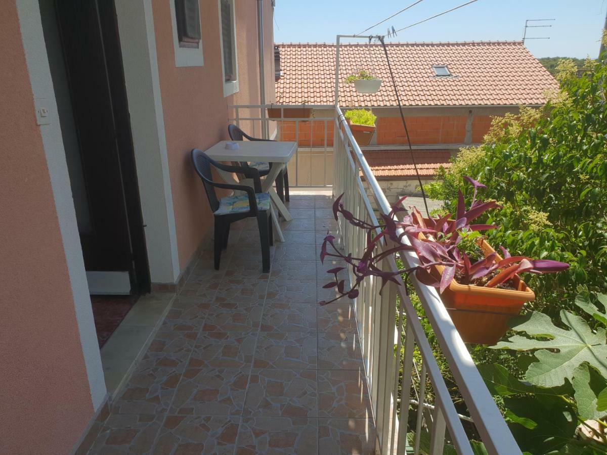 Guest House Alisa Hvar Town Exteriör bild
